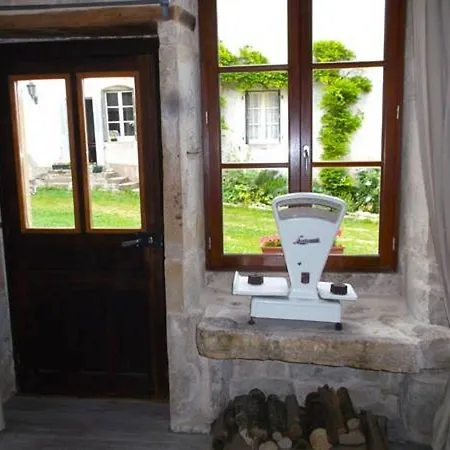 L'epicerie بيت للعطل Melay (Haute-Marne)